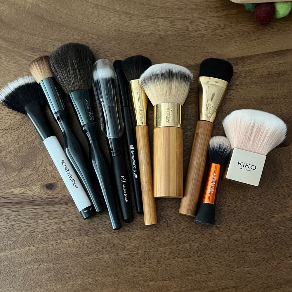 Makeup Brushes Tarte Kiko real techniques elf Sonia kashuk